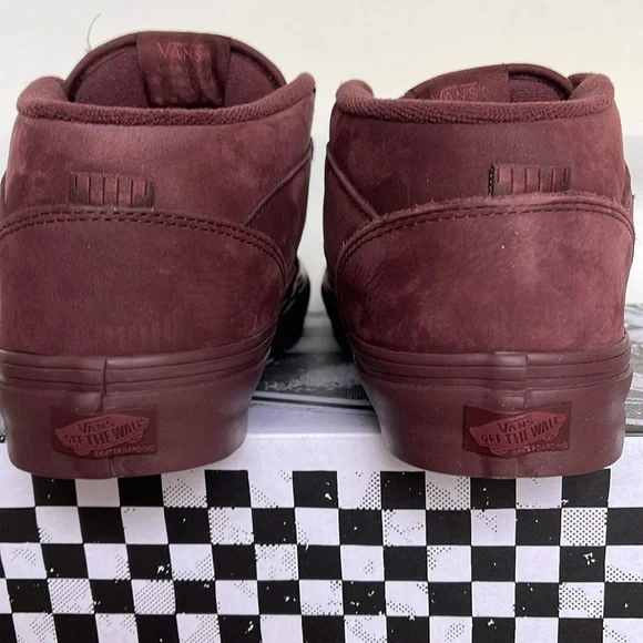 Vans Men’s Skate Half Cab
Mono Chocolate
VNDASFCDCHC
Sneakers - Picture 14 of 16